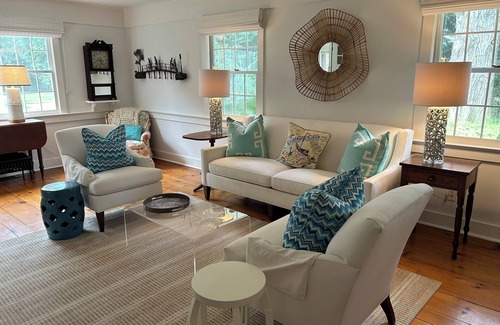 Bridgehampton House | In town Charming Cape, Walkable to Main St Bridgehampton and Beach!