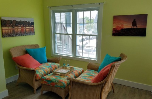 Charlevoix Apartment | In town contemp , artsy hideaway—walk to 2 lakes and everything else!