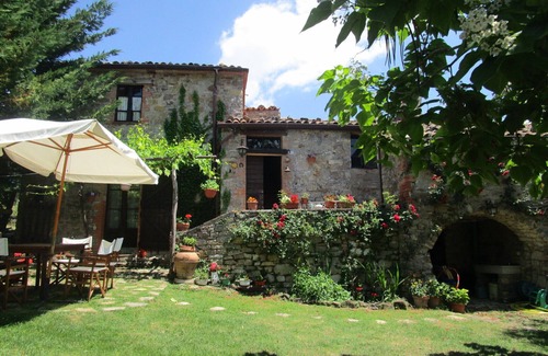 Montegabbione House | In typical farmhouse in the green with swimming pool, on the border with Tuscany and Lazio 2