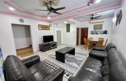 Kampung Sungai Nibong House | Inap by KF