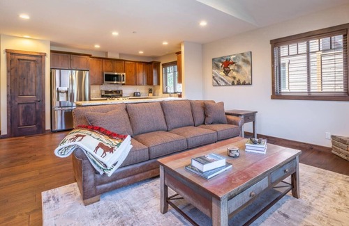 Mammoth Lakes House | "Inbounds" at Canyon Lodge- Huge Slopeside Home with Private Hot Tubs & Garages