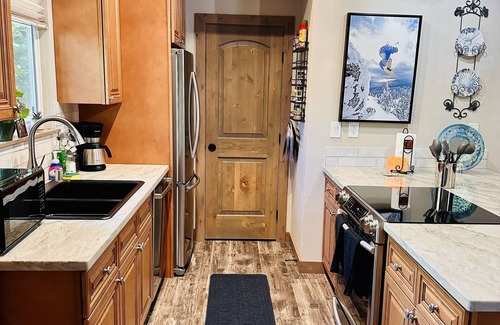 Incline Village Condo | Incline Lake Tahoe Sauna Pool BBQ Beach Skiing Pets Toys Bch Chairs Umbrella