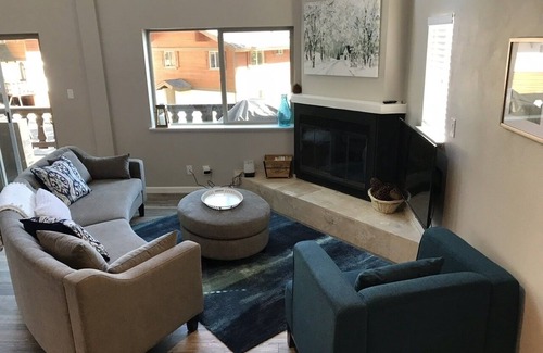 Incline Village House | Incline Village 4 bd Modern Chalet With Pool, Hot Tub, Tennis/Pickleball access
