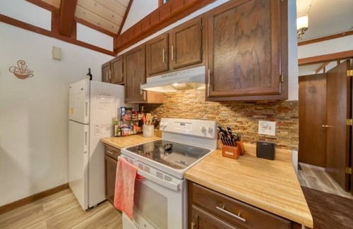 Incline Village Condo | Incline Village 1 Queen 1Bath with AC, WiFi & Parking
