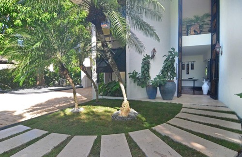 Rancho Arriba Villa | Includes pool & jacuzzi, maid, cook, golf cart and free wifi! 5 mins. from Hotel