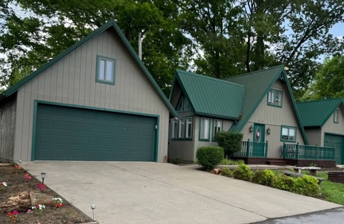 Cadiz House | Includes weekday pontoon! Near LBL, lots of deck space. 3 bed/2 bath