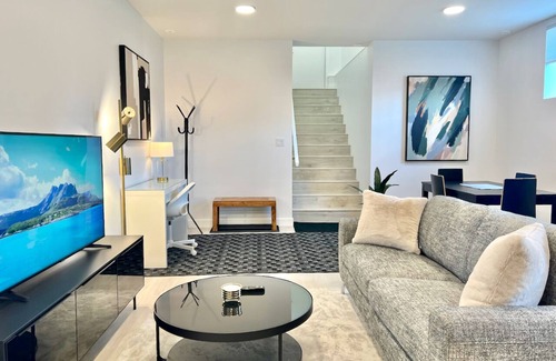 Prince George House | Inclusively Home Ltd. - Spacious and Stylish Basement Suite with King Roomn