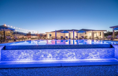 Indio House | Incredible 45 Ft Pool: 9 BR, 15 Bed, 45 ft pool, 9 putting holes golf, Gameroom
