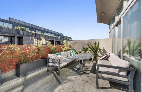 Fitzroy Apartment | Incredible Balcony Duplex in the Heart of Fitzroy