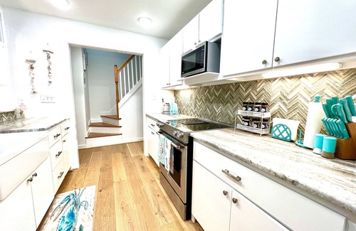 Pirates Beach House | Incredible beachfront home, dog-friendly, steps to sand and beach