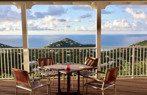 Estate Enighed Villa | Incredible Breezy Views, 4 Beds, 5.5 Baths With Private Pool! Sleeps 9!