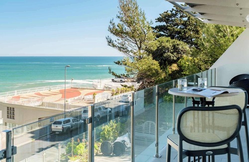 Clifton Apartment | Incredible Clifton Apartment w 180 Sea Views Dunmore Blue