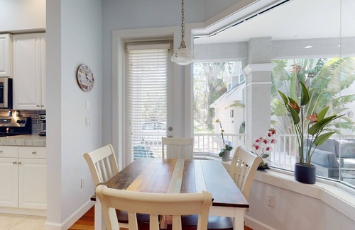 Indian Beach Sapphire Shores House | Incredible, dog-friendly home with Pack-N-Play, full kitchen, patio & beach gear