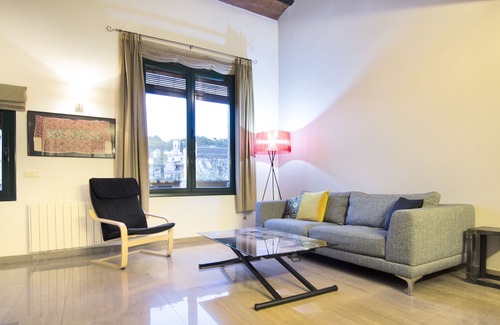 Barri Vell Apartment | Incredible duplex with high ceilings in old neighborhood