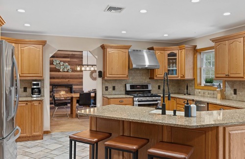 Pocono Pines House | Incredible House in the Heart of the Poconos. Private Heated Pool & Hot Tub