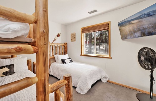 Summit Estates Cabin | Incredible Modern Immaculate Resort Log Cabin Retreat