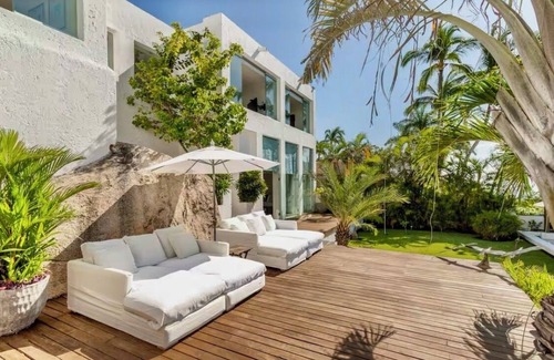Las Brisas House | Incredible Modern Villa with the best views of Acapulco
