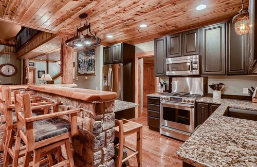 Fairplay House | Incredible Mountain Getaway nHot Tub, Pool Table, Hot Springs, Moose sightings
