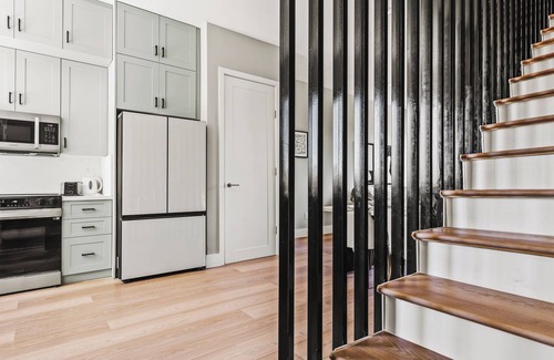 Fort Worth House | Incredible New Modern Magnolia Townhome 2 bedrooms
