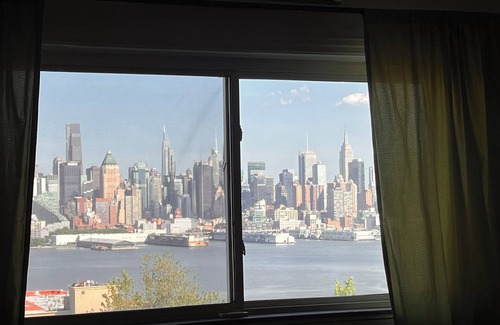 West New York Apartment | Incredible NYC and Water Views 3 bedrooms only 15 min from NYC