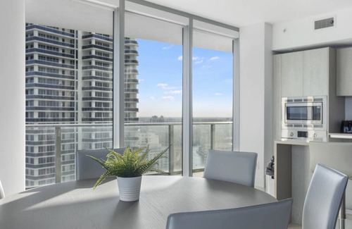 Hallandale Beach Condo | Incredible oceanfront apartment with breathtaking views - 22th floor