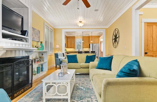 Nelscott House | Incredible Olivia Beach Escape, Sunken Hot Tub, Deck, BBQ, Next to Park, Short Walk to Beach