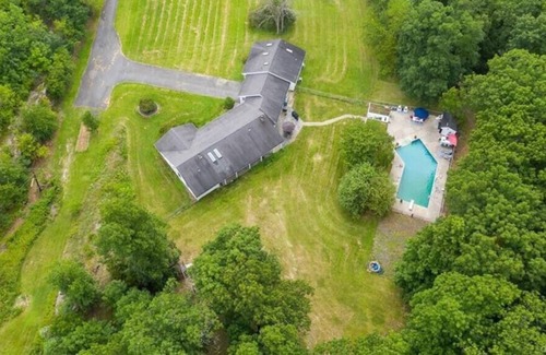 Chester Villa | Incredible Ranch in the Woods - Peace and Luxury!