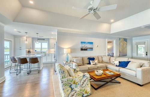 West Beach Cottage | Incredible riverfront, gorgeous, renovated cottage in popular Inlet Cove