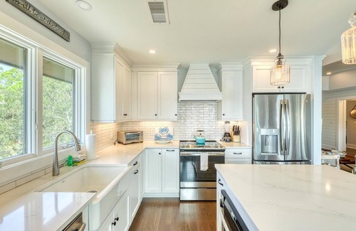West Beach Cottage | Incredible riverfront, gorgeous, renovated cottage in popular Inlet Cove