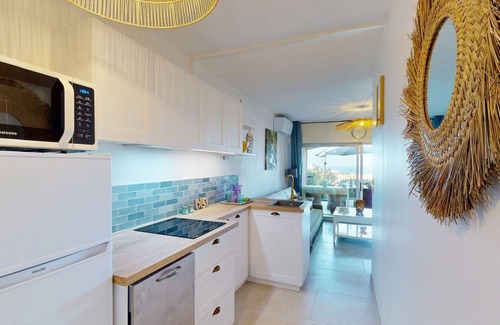 Sainte-Maxime Apartment | Incredible sea view-beach 300m away-pool-parking-fully renovated-2 bedrooms