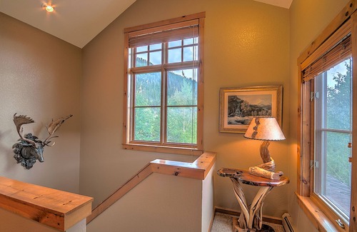 Lakeside Village House | Incredible Townhome with 2 Master Suites, River & Mountain View
