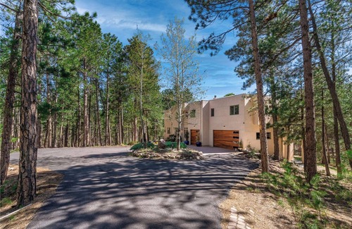 Colorado Springs House | Incredible Views ~ 6BR ~ Sleeps 20 + Hot Tub, Game Room, Theatre, Gym