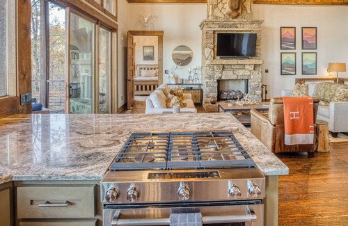 Blue Ridge Cabin | Incredible VIEWS! Year Round Heated POOL, PoolTable, HotTub, 5 Min to BlueRidge