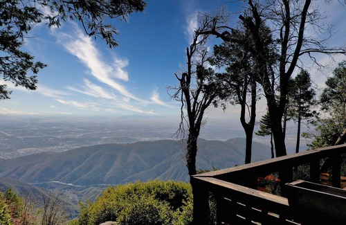 Crestline Cabin | IncredibleViews! Pet & Family Friendly, PoolTable!