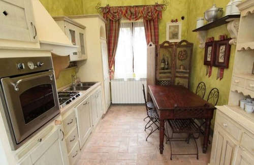 Ranciano Villa | Independent farmhouse with 7 bedrooms and Pool. Lago Trasimeno
