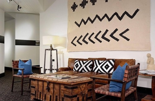 Downtown Hotel | Independence Square 302 | Top Floor Stylish Hotel Room with Wet Bar, A/C, in Downtown Aspen