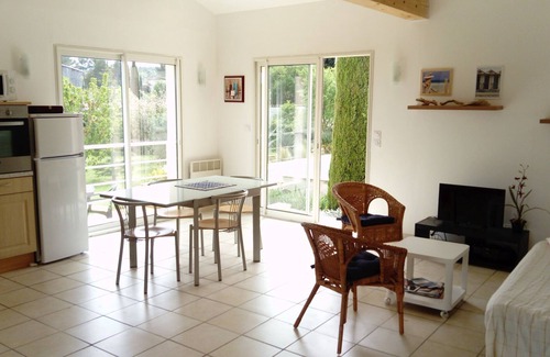 Le Val House | Independent accommodation and swimming pool