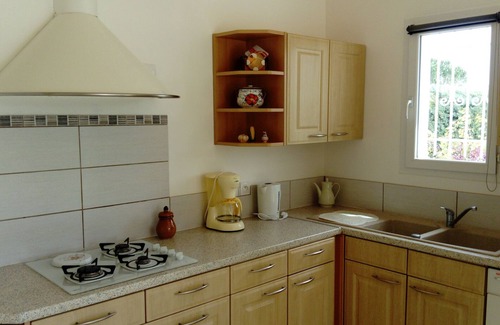 Le Val House | Independent accommodation and swimming pool