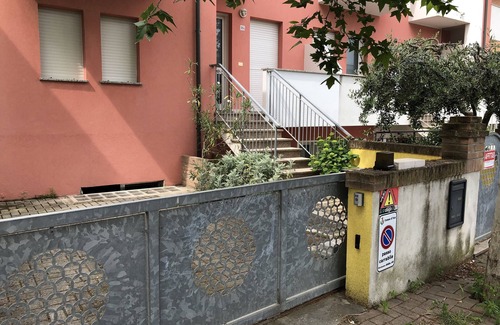 Fano House | Independent entrance apartment with private car