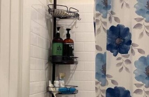 Mira Loma House | Independent Guest Room A with Net TV for Short Stay In A Single Family House