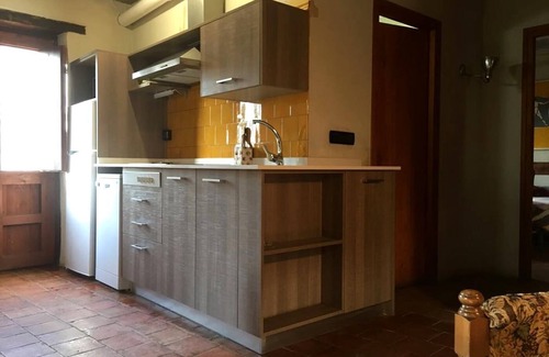 Pardines Cottage | Independent holiday cottage, garden and private barbeque. Pardines Valley.