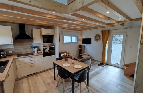 Jullouville Cottage | Independent house in Jullouville with terrace and enclosed courtyard, near the beach