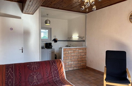 Saulcet Cottage | Independent house in vineyard, pets welcome