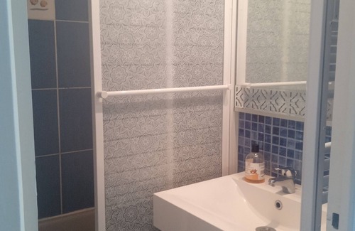 Thabor - Saint-Helier Bed & Breakfast | Independent private room with private garden.