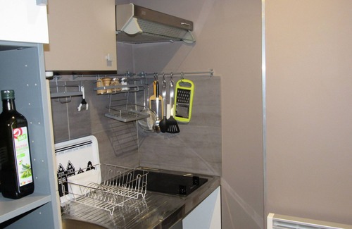 Peypin Apartment | Independent room with kitchenette, pool access OPTIONAL