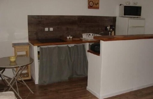 Hyeres City Centre Apartment | Independent studio rental HYERES For 2 Persons (In House) Setting Bucolic