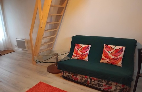 Liffre Apartment | Independent studio with mezzanine