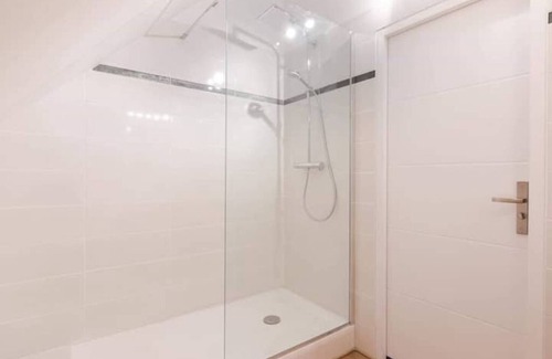 Pleuven Apartment | Independent studio with terrace & private SPA - near Bénodet