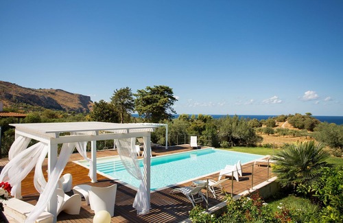 Valderice House | Independent villa between Trapani and San Vito Lo Capo, with swimming pool and sea view