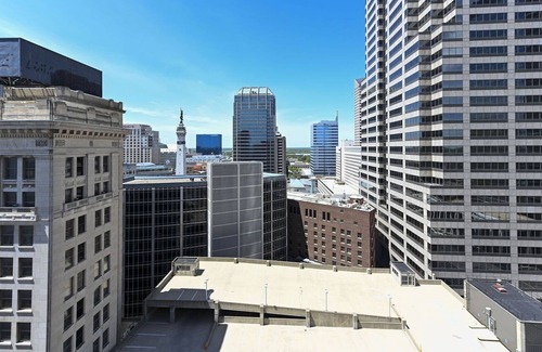 Market East District Apartment | INDI 115 N. Penn St. Modern 1Bd 1Ba W/King Bed in the Heart of Downtown